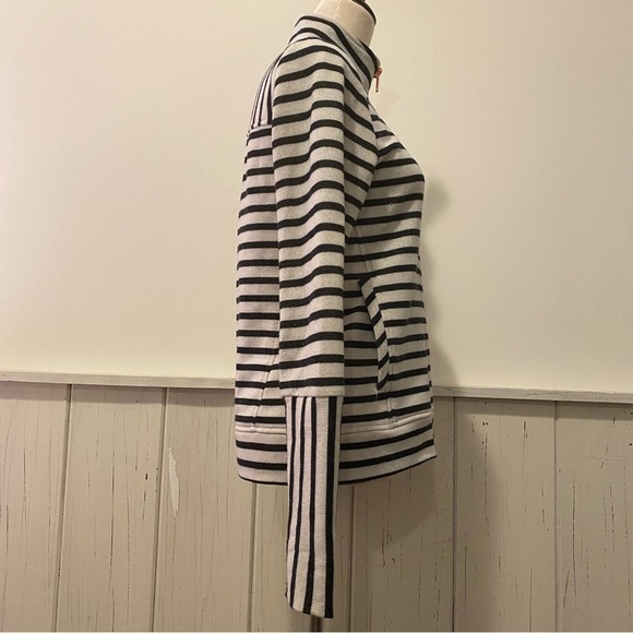 Chaser Small Striped Black White Zip Up Sweatshirt - Picture 7 of 13